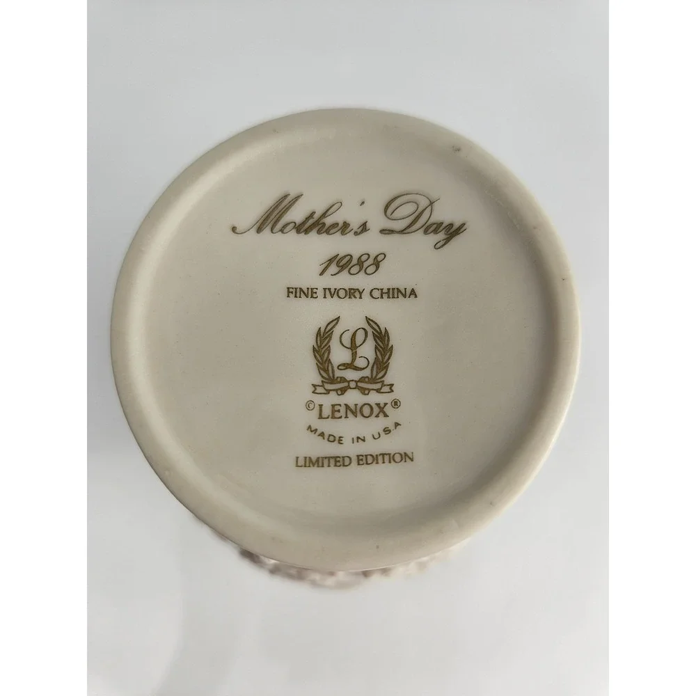 Lenox Mother's Day 1988 Ivory China Vase Birds Floral Relief Gold‎ Trim USA